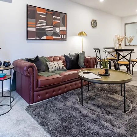 Apartamento Designer Detailing In The Cbd: 2 Bed 2.5 Bath